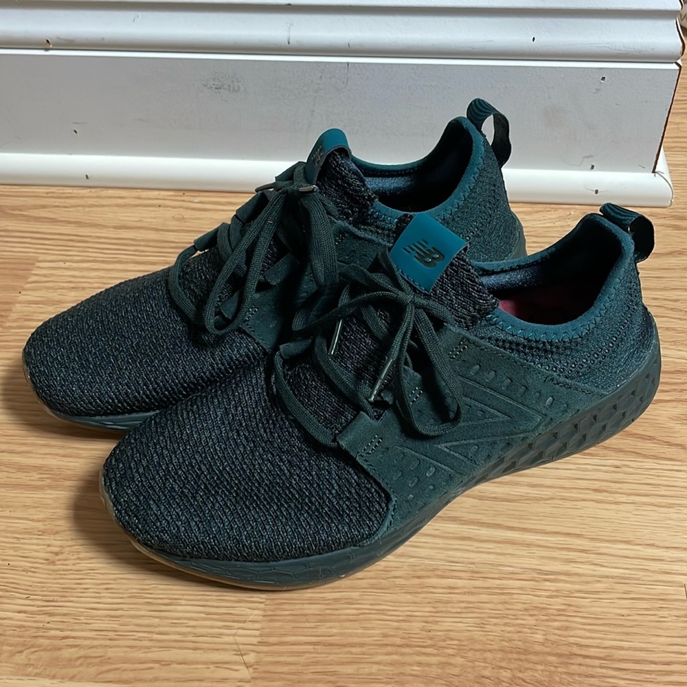 Men’s 8.5 New Balance sneakers